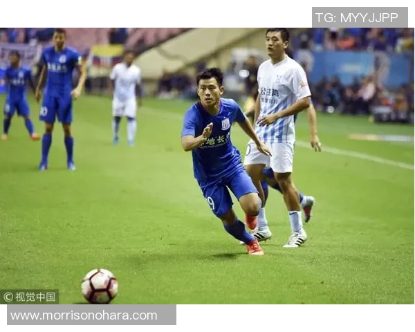 足球明星白发人追忆青春岁月与荣耀瞬间的传奇人生 足球明星白发人追忆青春岁月与荣耀瞬间的传奇人生