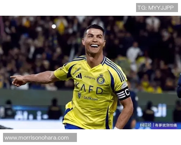 足球明星谁的影响力最大引发热议各界观点纷纷汇聚探讨背后的故事与成就