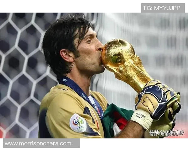 足球明星的荣耀与梦想在绿茵场上的拼搏与坚持